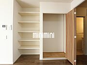 リビング内の収納です。