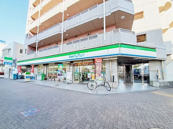 画像15:コンビニ「ファミリーマート堀田駅前店まで341m」