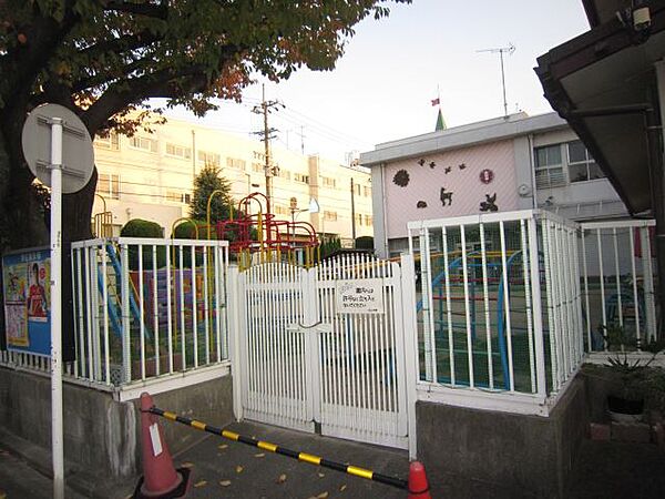 画像29:幼稚園、保育園「高田幼稚園まで590m」