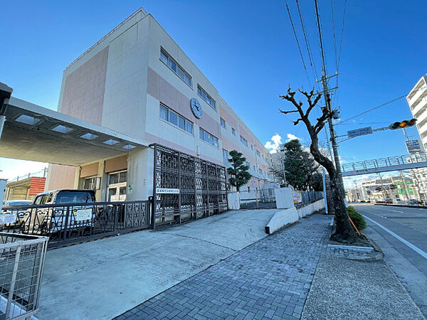 画像4:小学校「名古屋市立呼続小学校まで1136m」