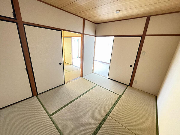 画像9:綺麗な畳の和室です