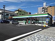 コンビニ「ファミリーマート中川八田店まで150m」
