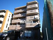 オートロック付きで安心の建物ですね。