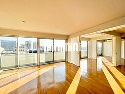 ON　AND　ON 5階3SLDKのリビング/ダイニング