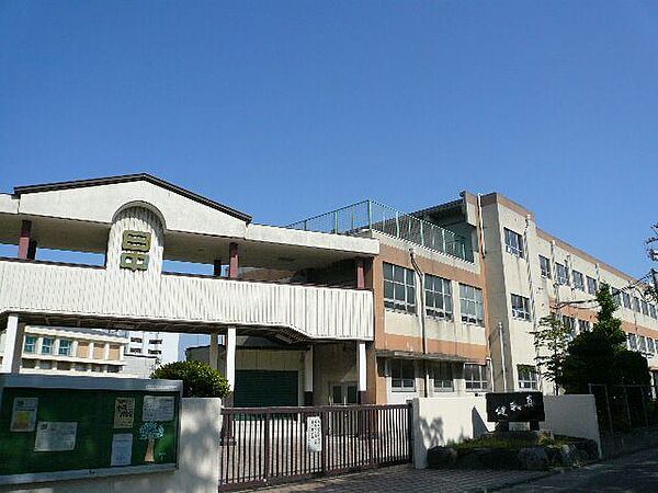 画像26:中学校「名古屋市立日比野中学校まで512m」