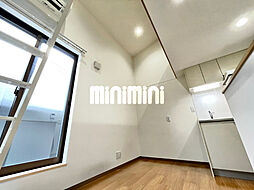 アースクエイク豊II 1階ワンルームのリビング/ダイニング