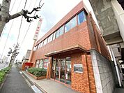 銀行「愛知銀行まで410m」