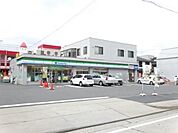 コンビニ「ファミリーマート名南白水店まで242m」