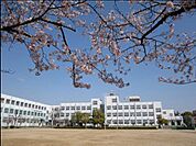 小学校「名古屋市立道徳小学校まで562m」