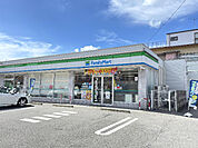 コンビニ「ファミリーマート泉楽通店まで192m」