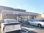 コンビニ「セブンイレブンまで220m」