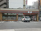 コンビニ「セブンイレブンまで110m」