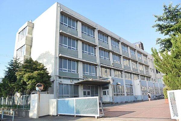 画像22:中学校「名古屋市立当知中学校まで735m」