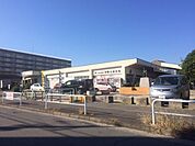 スーパー「南陽公設市場まで710m」