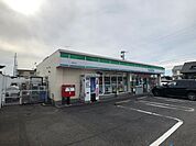 コンビニ「ファミリーマートまで430m」