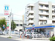 コンビニ「ローソンまで130m」
