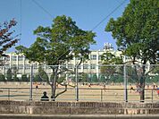 中学校「名古屋市立高針台中学校まで1027m」