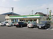 コンビニ「ファミリーマートまで200m」