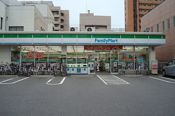 画像26:コンビニ「ファミリーマートまで260m」