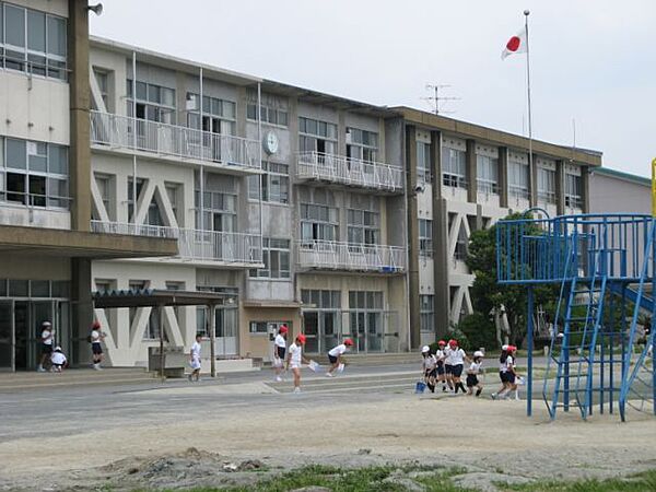 画像25:小学校「市立神山小学校まで1800m」