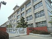 小学校「市立大志小学校まで670m」
