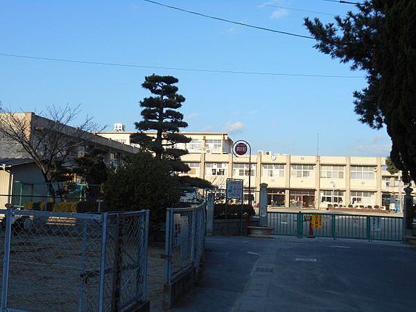 画像24:小学校「岡崎市立矢作東小学校まで356m」