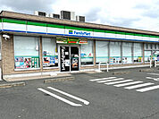 コンビニ「ファミリーマート豊橋瓜郷前川店まで705m」
