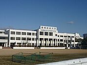 大学「豊橋創造大学まで2300m」