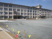 小学校「丹陽南小学校まで338m」
