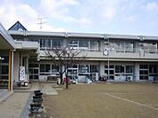 幼稚園、保育園「小信保育園まで490m」