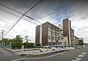 小学校「一宮市立末広小学校まで1011m」