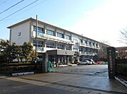 中学校「岡崎市立矢作中学校まで1951m」