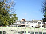小学校「岡崎市立羽根小学校まで909m」