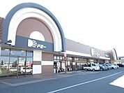 スーパー「ドミー渡津店まで783m」