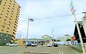 コンビニ「ファミリーマート半田南本町店まで756m」