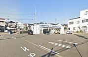 コンビニ「ローソン半田北二ツ坂町店まで832m」