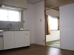 プリミエール上三II 2階3DKのリビング/ダイニング