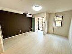 Eau Rouge 102 1階1Kのリビング/ダイニング