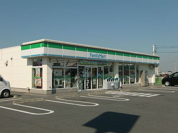 画像18:コンビニ「ファミリーマートまで710m」