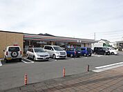 コンビニ「セブンイレブン津島昭和町店まで530m」