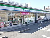 コンビニ「ファミリーマート津島橋詰町店まで140m」