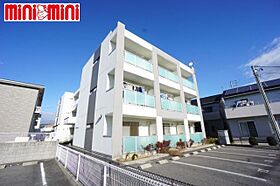 レジデンス　Ｍ  ｜ 愛知県豊川市御津町下佐脇鎌田（賃貸マンション1K・2階・30.30㎡） その1