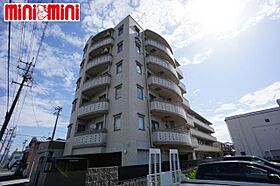 アルセトキワ  ｜ 愛知県豊川市千歳通１丁目（賃貸マンション1LDK・3階・56.39㎡） その1