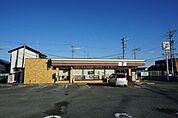 コンビニ「セブンイレブンまで850m」
