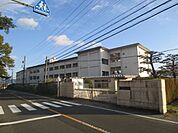 中学校「豊川市立一宮中学校まで1869m」