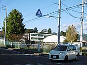 小学校「豊川市立三蔵子小学校まで644m」