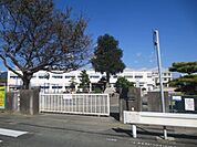 小学校「豊川市立一宮西部小学校まで518m」