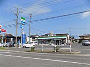 コンビニ「ファミリーマートまで280m」