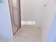 洗濯機置き場はバスルームの目の前です♪
