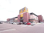 ショッピング施設「アピタまで760m」